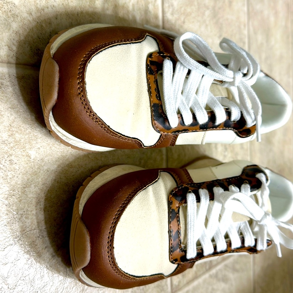8 1/5 size women TIME AND TRU Time and Tru Women's Chunky Jogger Sneakers